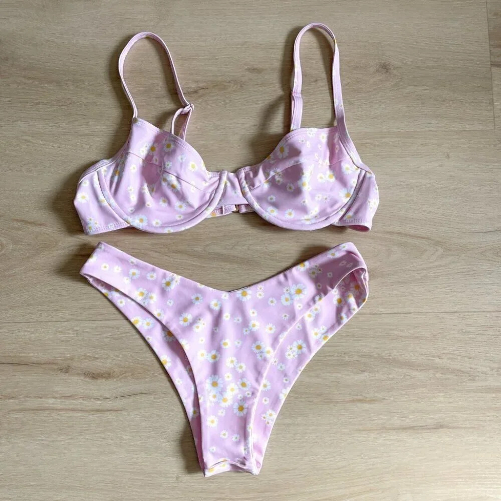 Koana Nova Swimsuit Set Underwire Bra High Cut Bottoms Pink Daisy Size L/M — image 7 of 8
